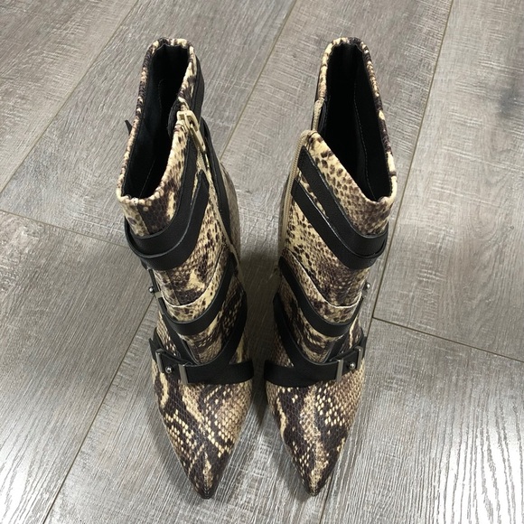 GUESS Women’s Heeled Boots Parley Snake Printed Pointed Size 7 ½ M - Picture 5 of 12
